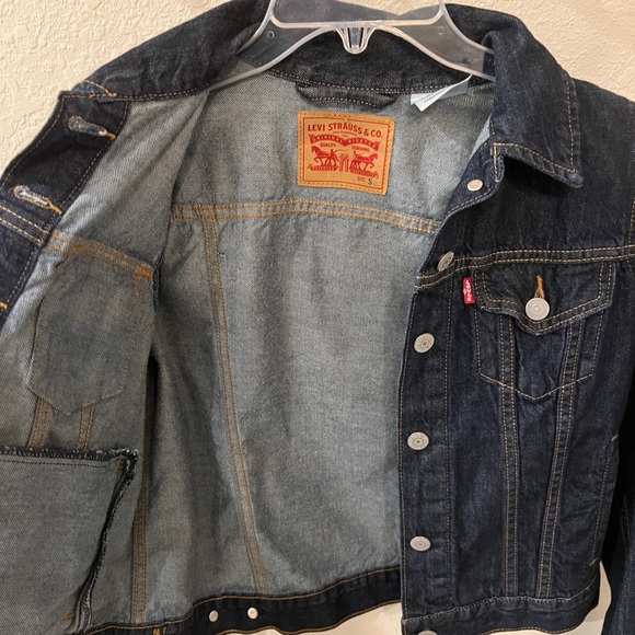 Levi’s jean jacket - Picture 3 of 5